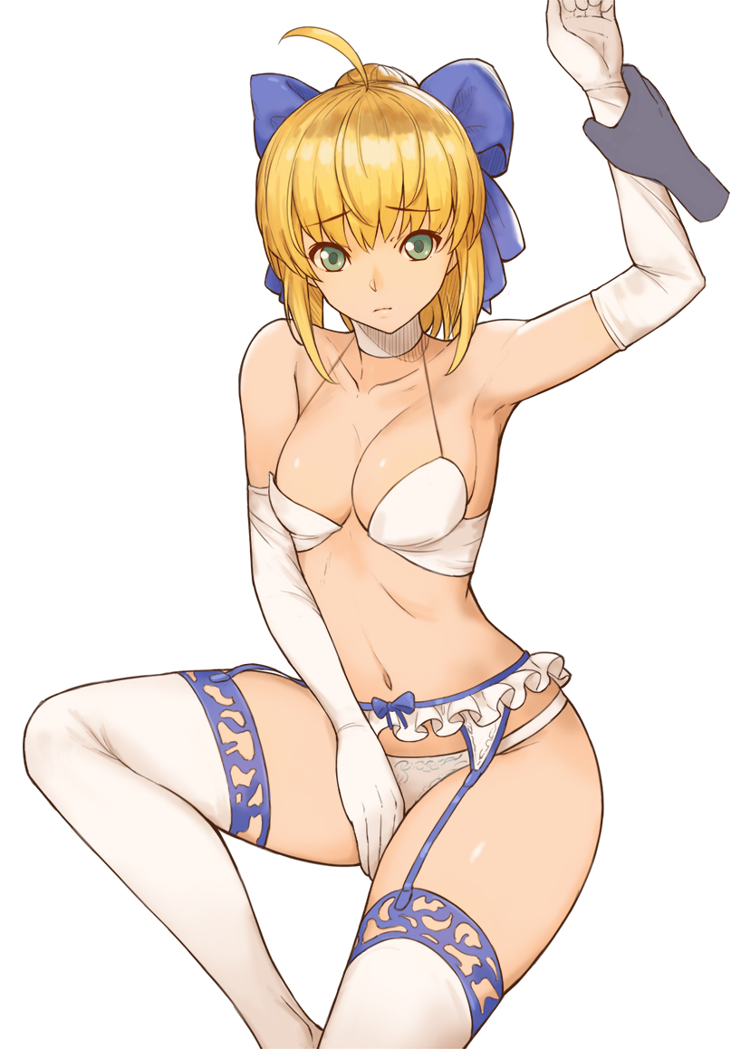 artoria pendragon and saber (fate and 1 more) drawn by tsuki_suigetsu