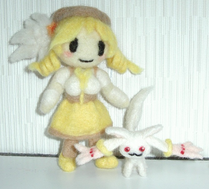 tomoe mami and kyubey (mahou shoujo madoka magica) drawn by taru_(taru_tan)