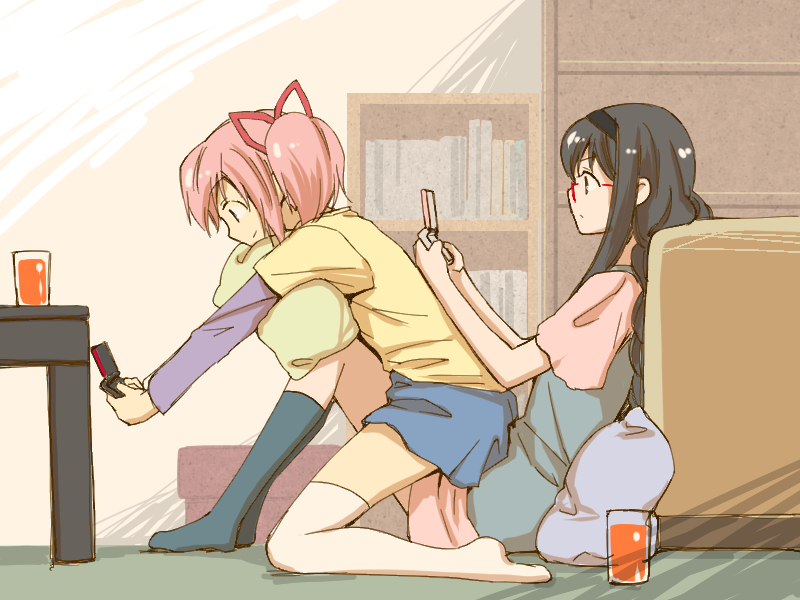 akemi homura and kaname madoka (mahou shoujo madoka magica) drawn by tama_two_(fukuya)