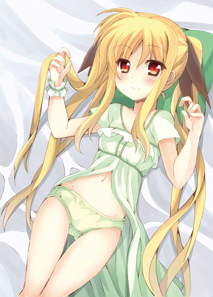 fate testarossa (lyrical nanoha and 1 more) drawn by oruto_(ort+)