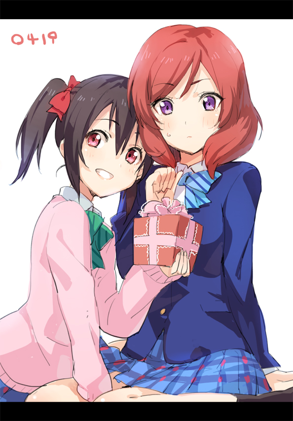 nishikino maki and yazawa nico (love live! and 1 more) drawn by haruno_shuu