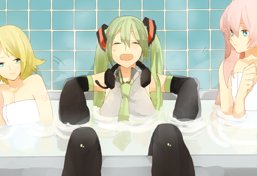 hatsune miku, kagamine rin, and megurine luka (vocaloid) drawn by muraichi