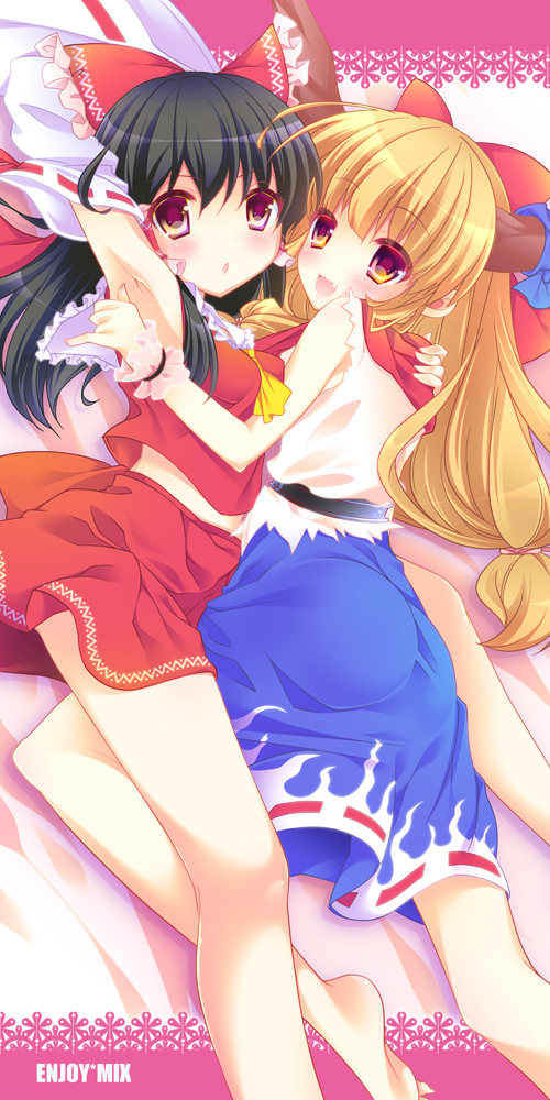 hakurei reimu and ibuki suika (touhou) drawn by enjoy_mix