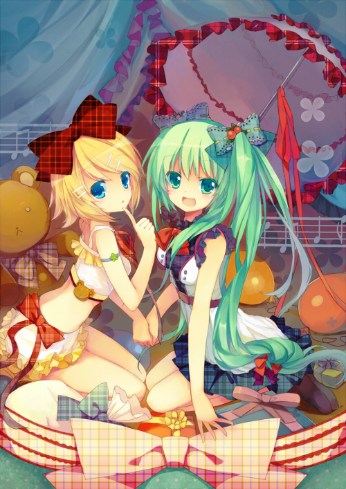 hatsune miku and kagamine rin (vocaloid) drawn by yayin_(yayin233)