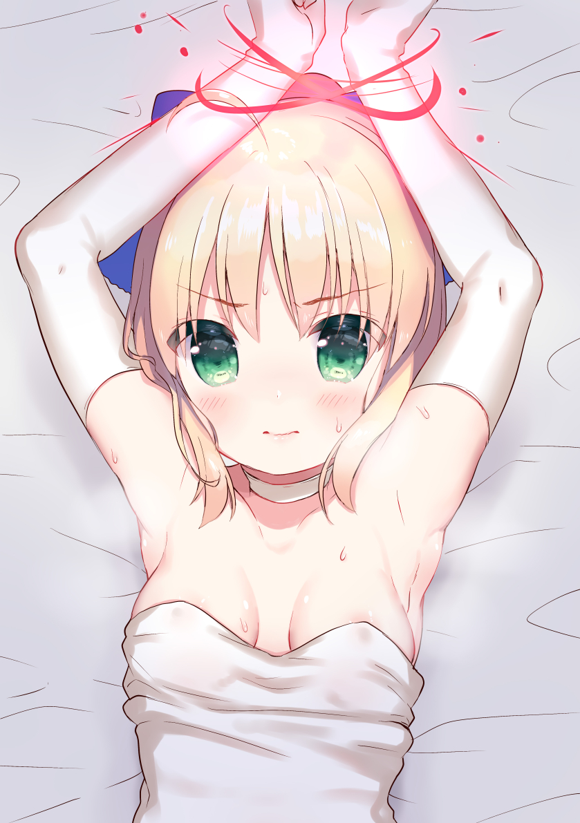 artoria pendragon and saber (fate and 2 more) drawn by aizawa85
