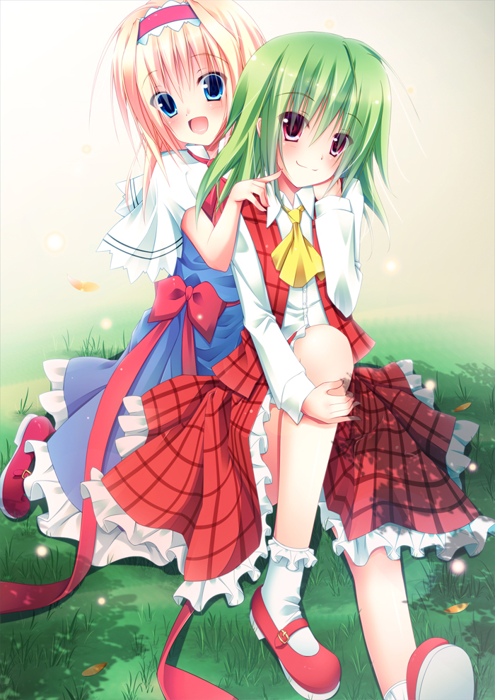 alice margatroid and kazami yuuka (touhou) drawn by akane_hazuki