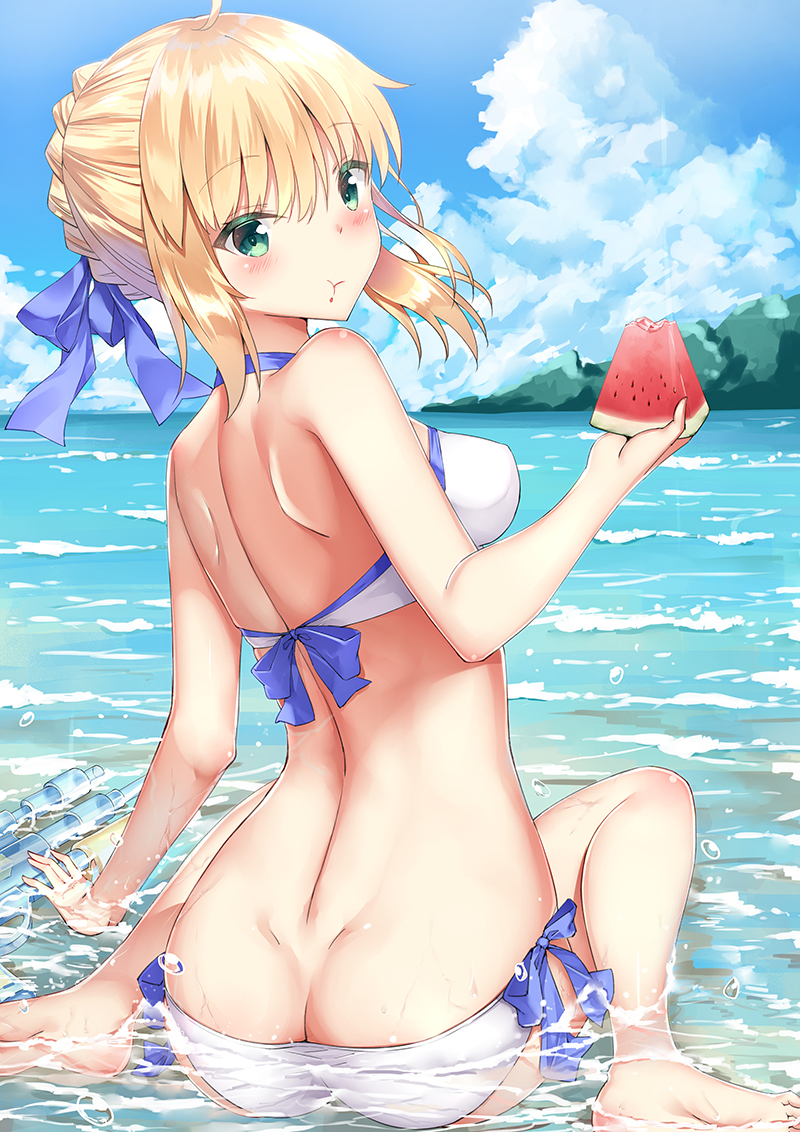 artoria pendragon (fate and 1 more) drawn by rong_yi_tan