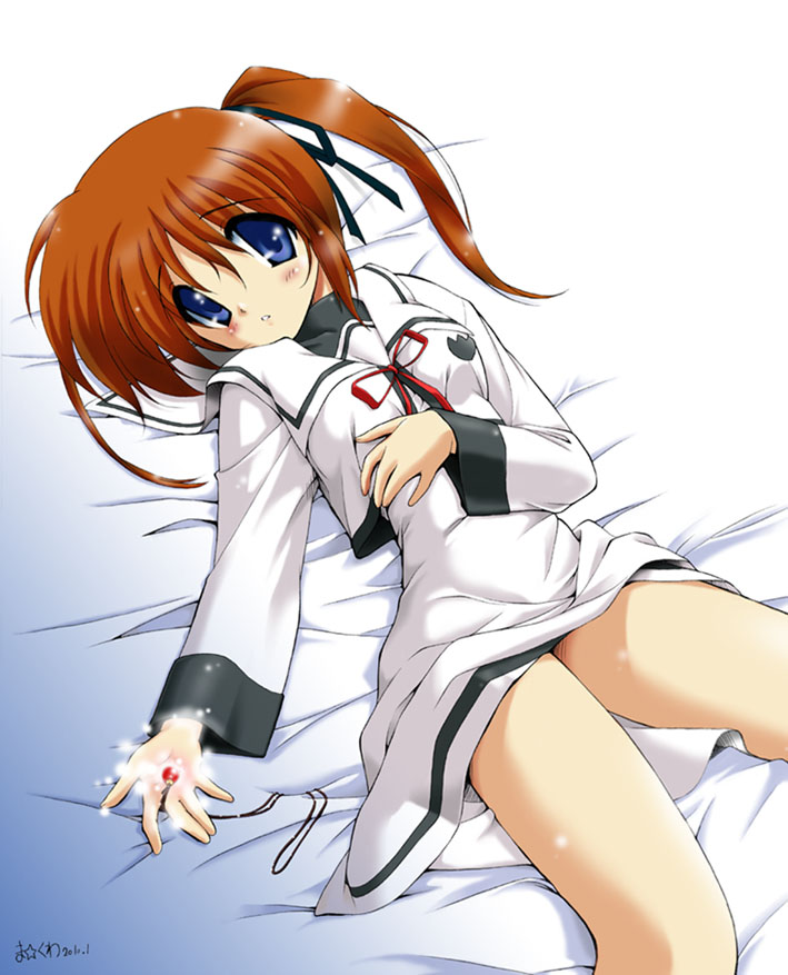 takamachi nanoha and raising heart (lyrical nanoha and 1 more) drawn by makuwa