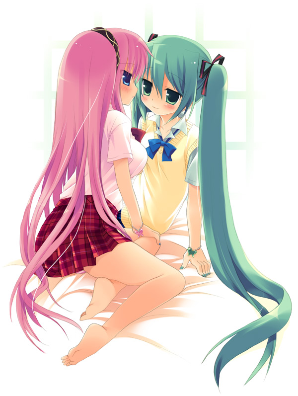 hatsune miku and megurine luka (vocaloid) drawn by sazaki_ichiri