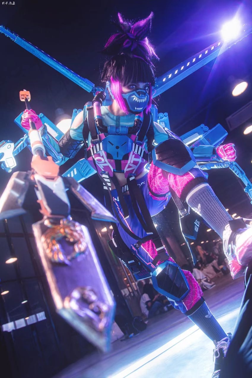 valkyrie and fluorescent tech valkyrie (apex legends) drawn by di_guan