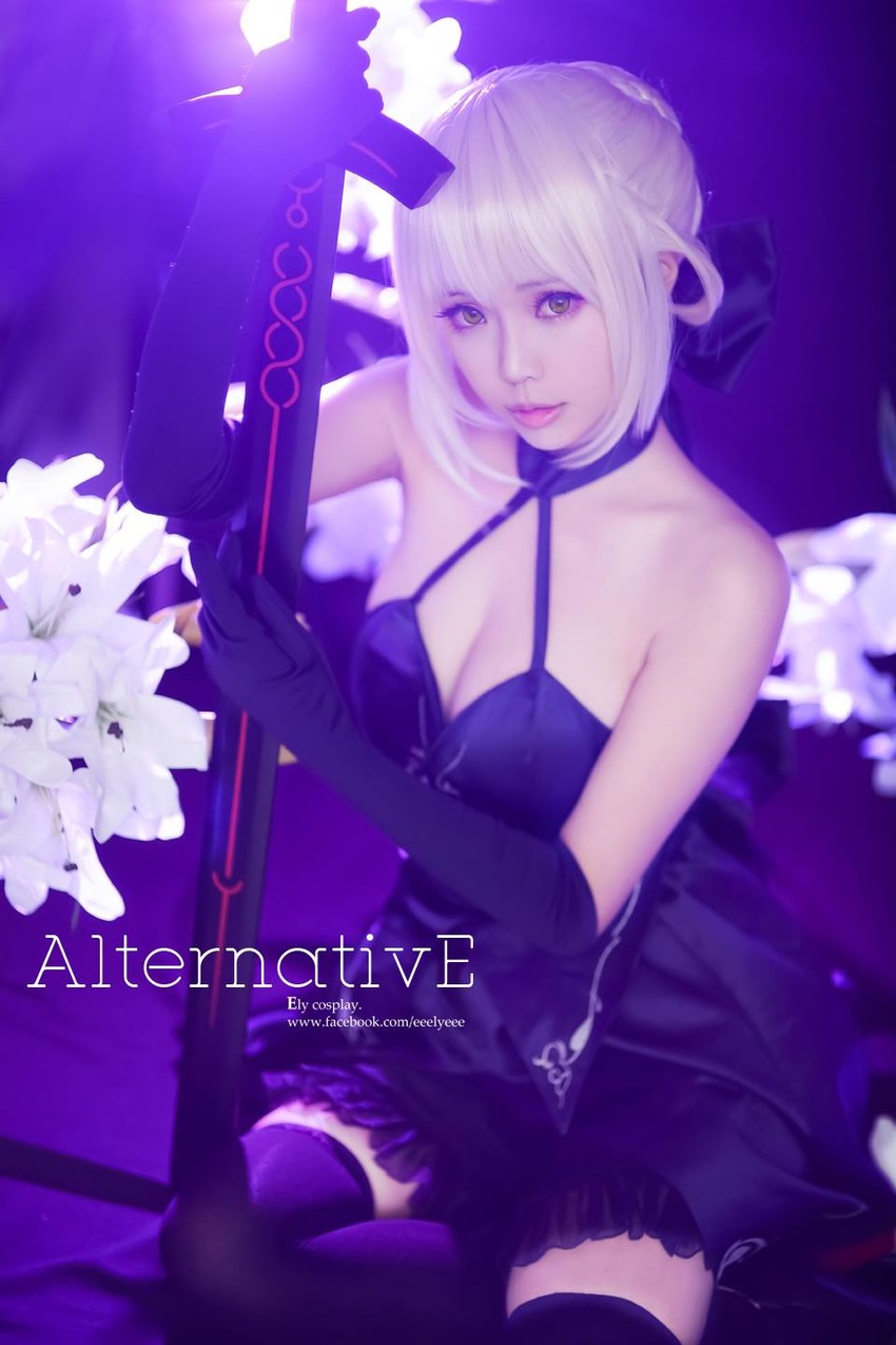 artoria pendragon and saber alter (fate and 1 more) drawn by ely_(eeelyeee)