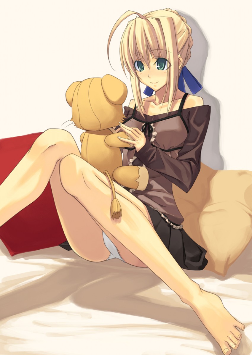 artoria pendragon and saber (fate and 1 more) drawn by shingo_(missing_link)