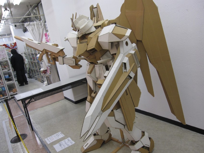 cardboard box gundam and freedom gundam (gundam and 2 more) drawn by poyoloco
