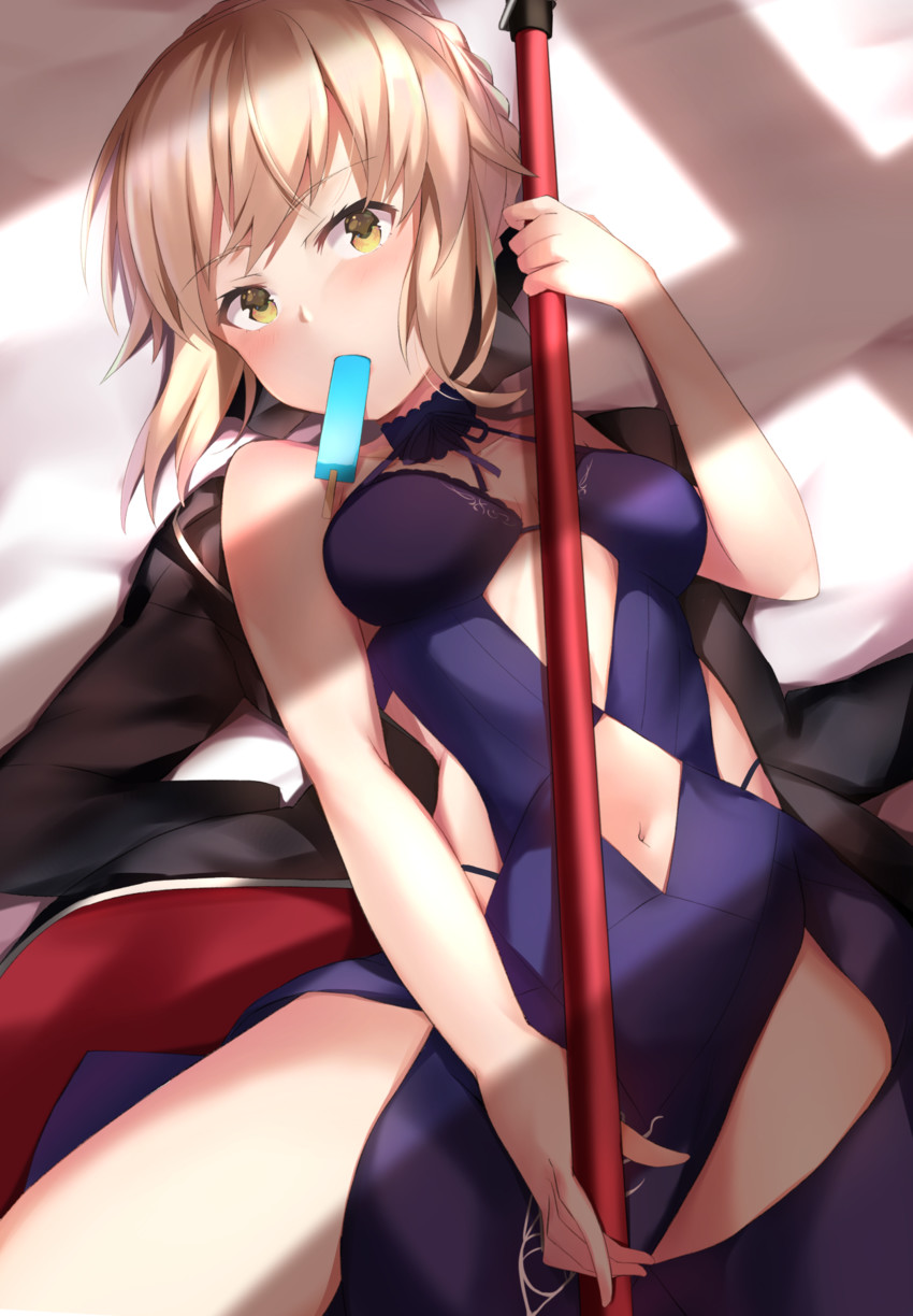 artoria pendragon and saber alter (fate and 1 more) drawn by maosame