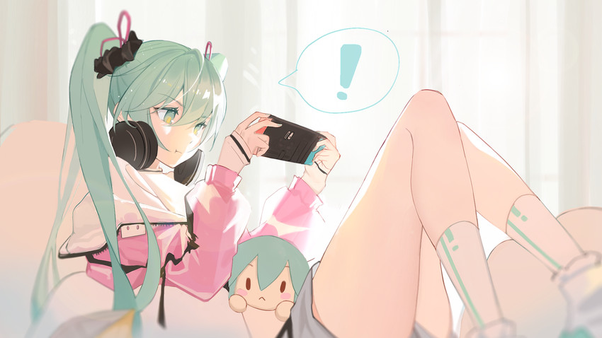 hatsune miku (vocaloid and 1 more) drawn by ellase