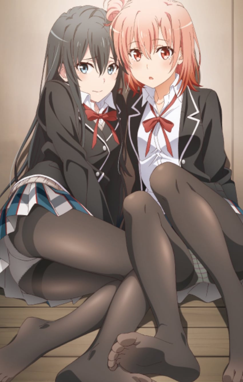 yukinoshita yukino and yuigahama yui (yahari ore no seishun lovecome wa machigatteiru.)