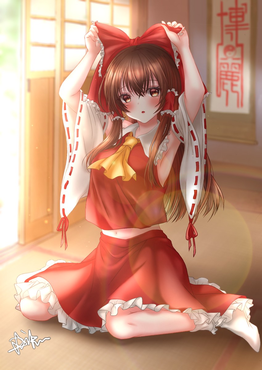 hakurei reimu (touhou) drawn by zeronoriku00