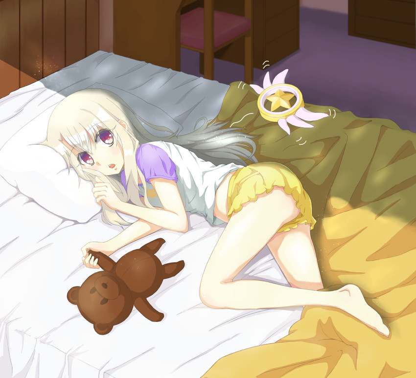illyasviel von einzbern and magical ruby (fate and 1 more) drawn by koishi_(pxvtake)