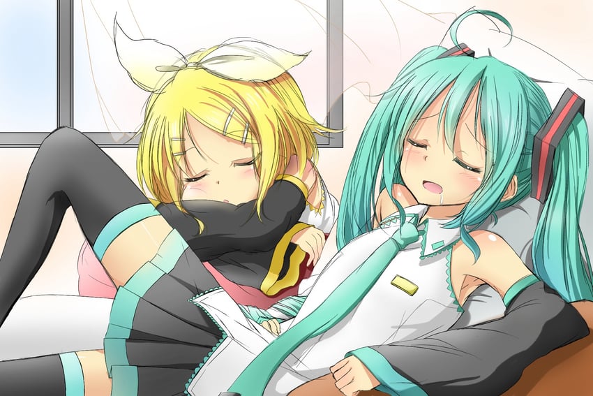 hatsune miku and kagamine rin (vocaloid) drawn by pentagon_(railgun_ky1206)