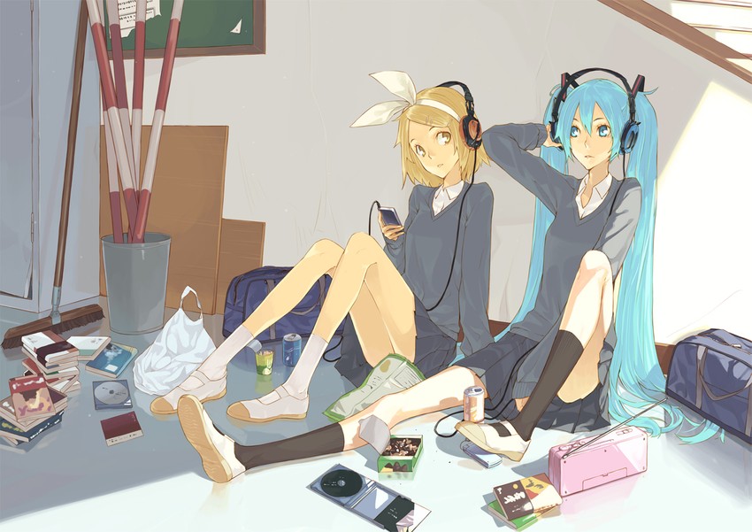 hatsune miku and kagamine rin (vocaloid) drawn by takanuma_tama