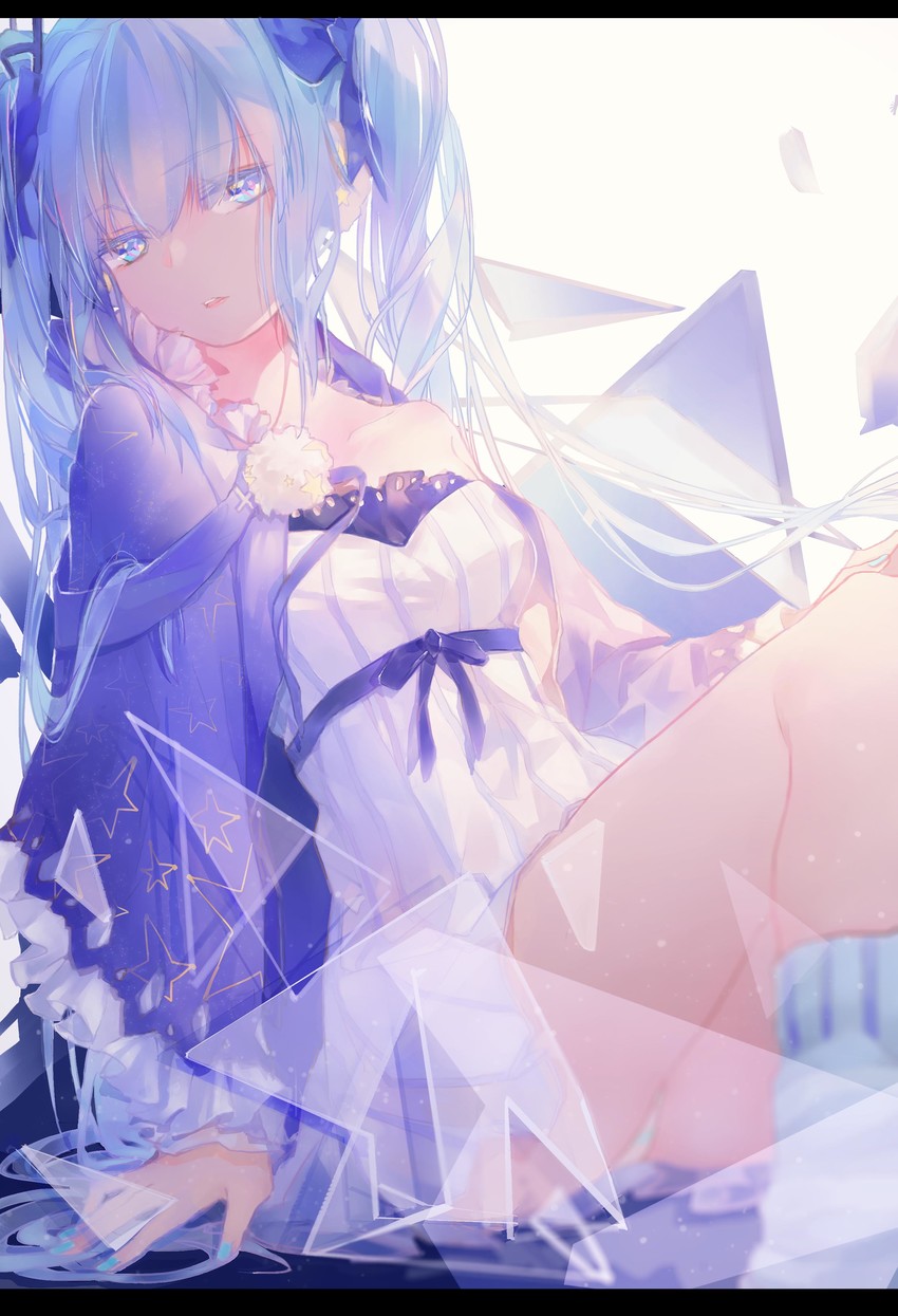 hatsune miku and fuyu no yoru miku (vocaloid) drawn by momozi_(mkingnight)