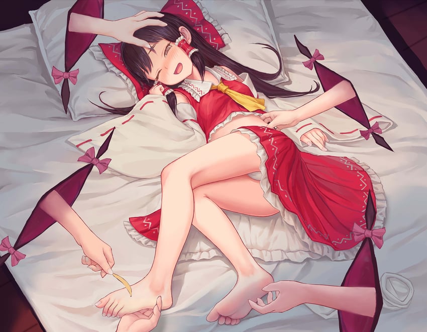 hakurei reimu and yakumo yukari (touhou)