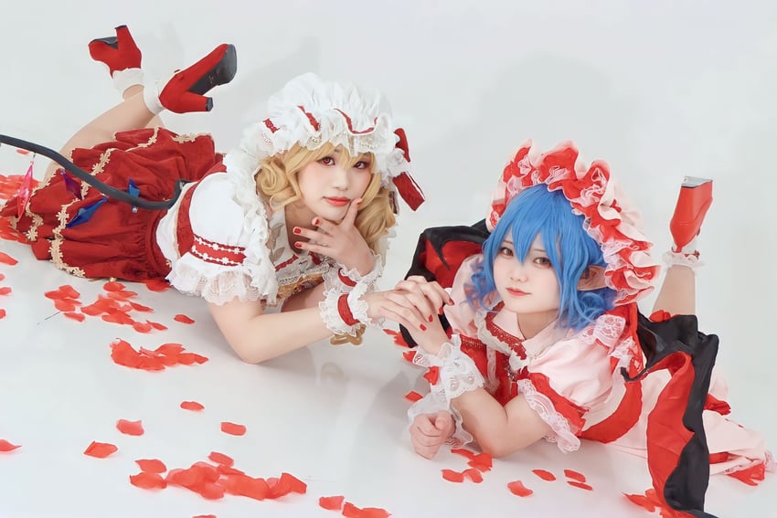 remilia scarlet and flandre scarlet (touhou) drawn by 0_ayanami
