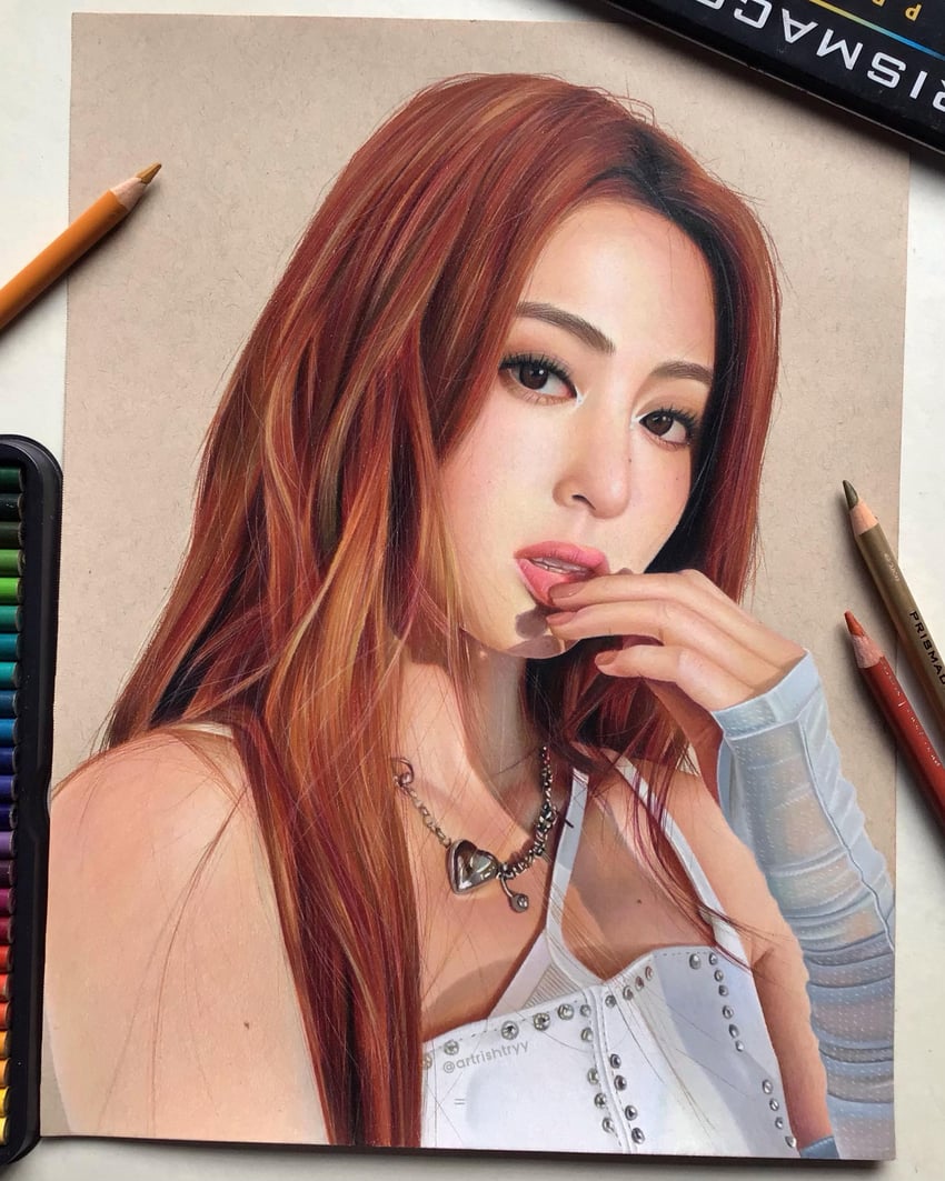 huh yun-jin (real life and 1 more) drawn by artrishtryy