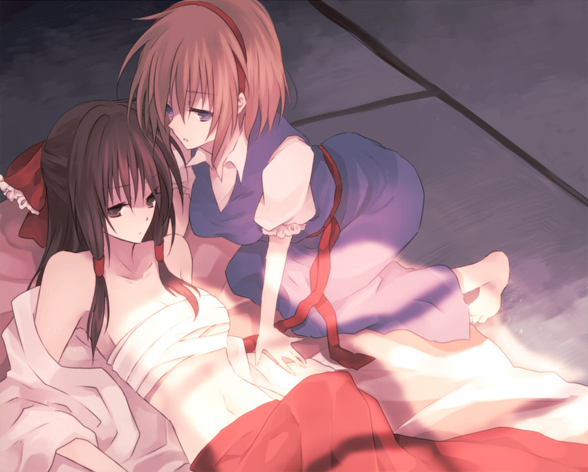 hakurei reimu and alice margatroid (touhou) drawn by amazuki_jou