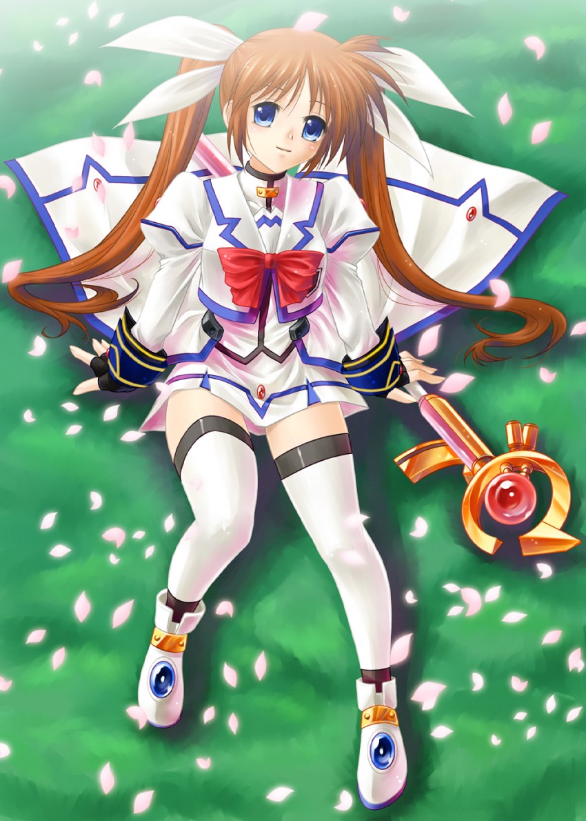takamachi nanoha and raising heart (lyrical nanoha and 1 more) drawn by ayato