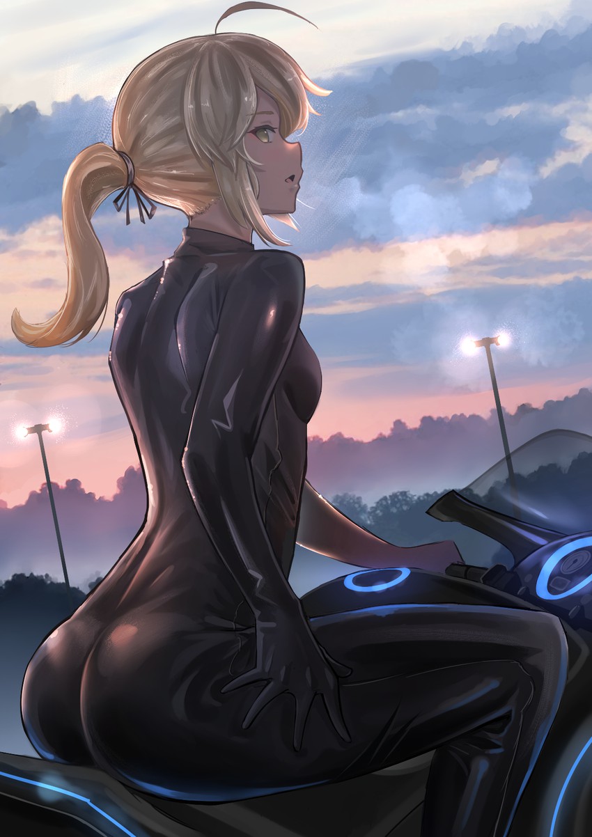artoria pendragon and saber alter (fate and 1 more) drawn by pasoputi