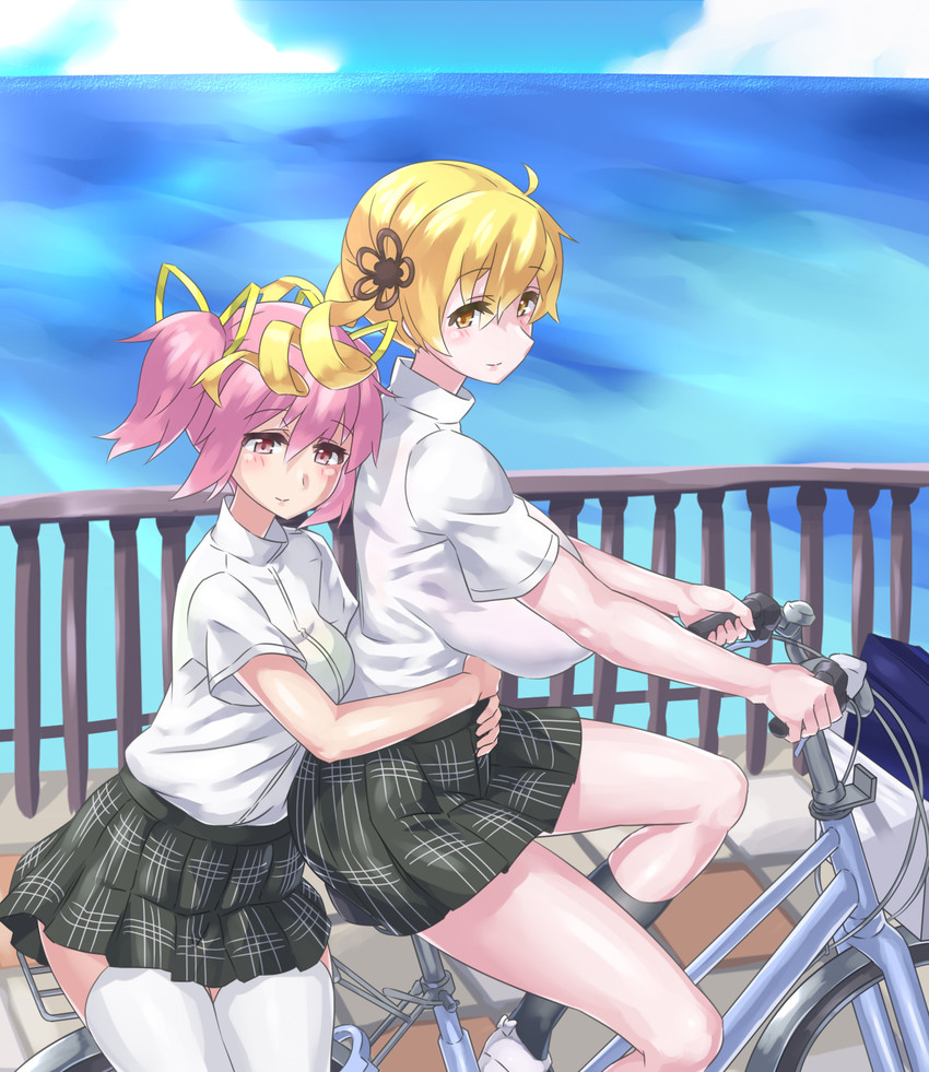 kaname madoka and tomoe mami (mahou shoujo madoka magica) drawn by mizuumi_(bb)