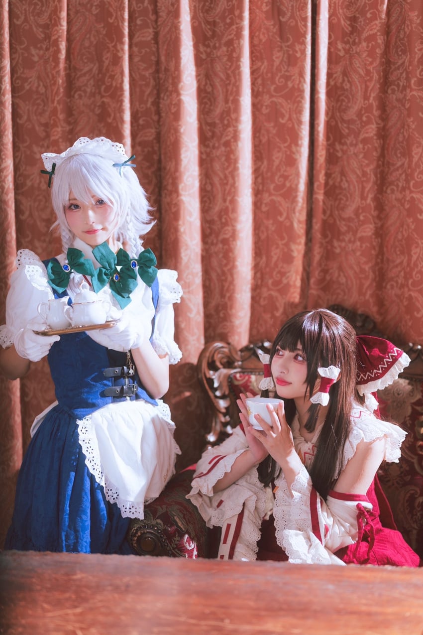 hakurei reimu and izayoi sakuya (touhou) drawn by amanechan08 and ayako_san