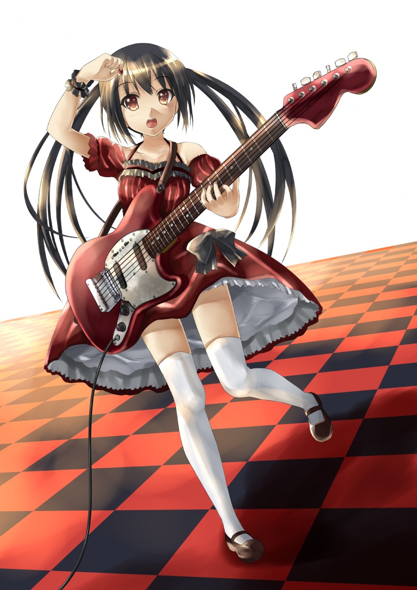 nakano azusa (k-on!) drawn by amamiya_hisui and kisaragi_miyu