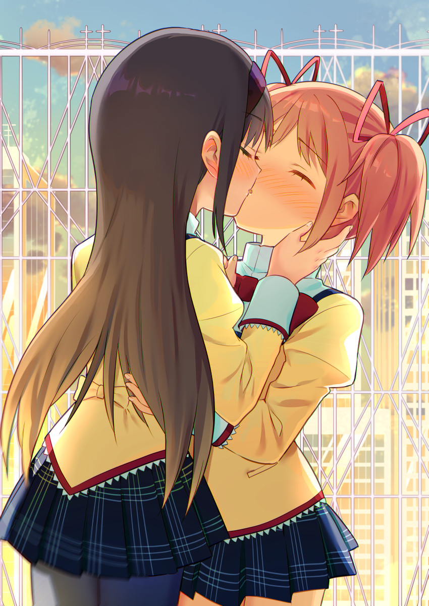 akemi homura and kaname madoka (mahou shoujo madoka magica) drawn by tachi_(gutsutoma)