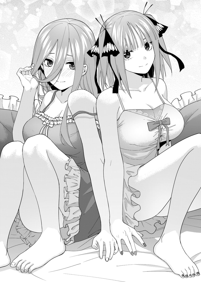 nakano nino and nakano miku (go-toubun no hanayome) drawn by kosmos_beta