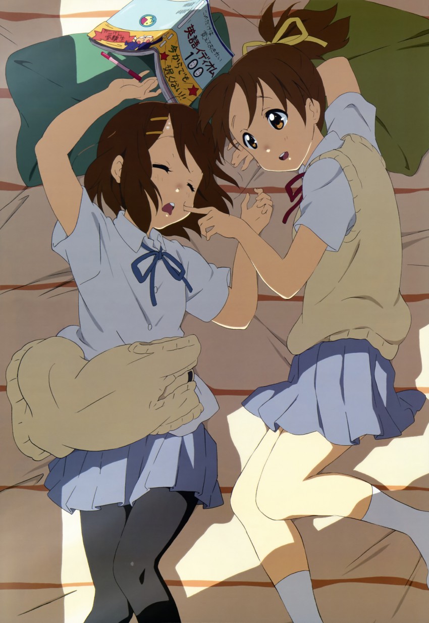 hirasawa yui and hirasawa ui (k-on! and 1 more) drawn by nakano_emiko