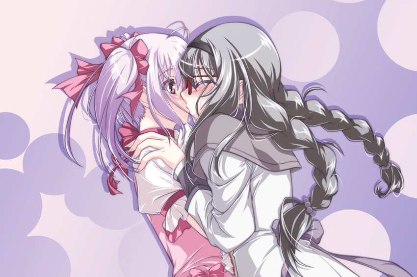 akemi homura and kaname madoka (mahou shoujo madoka magica) drawn by yonekura_kihiro