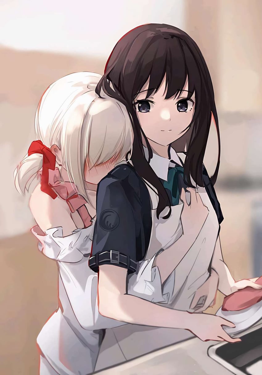 nishikigi chisato and inoue takina (lycoris recoil)
