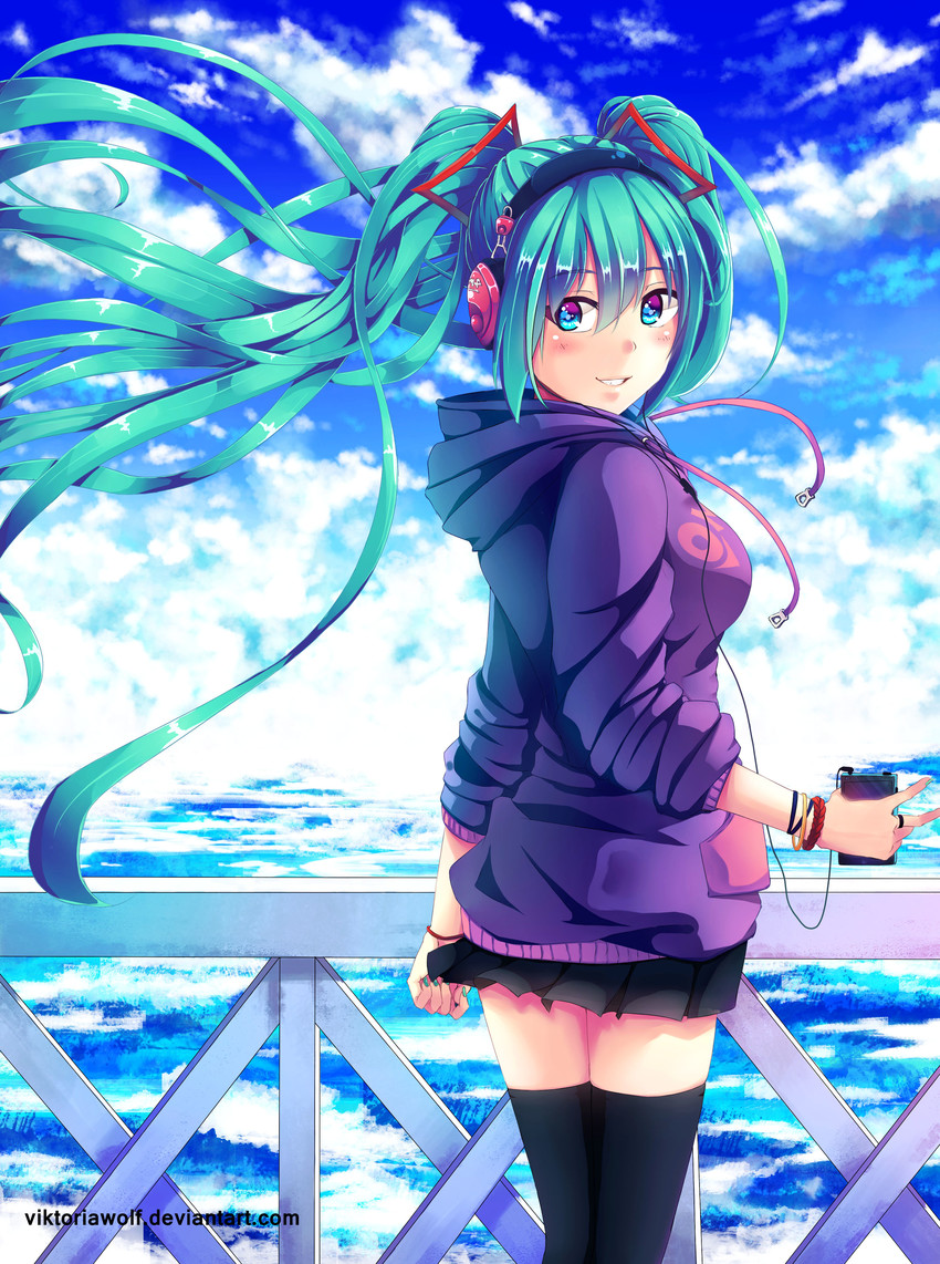 hatsune miku (vocaloid) drawn by viktoriawolf