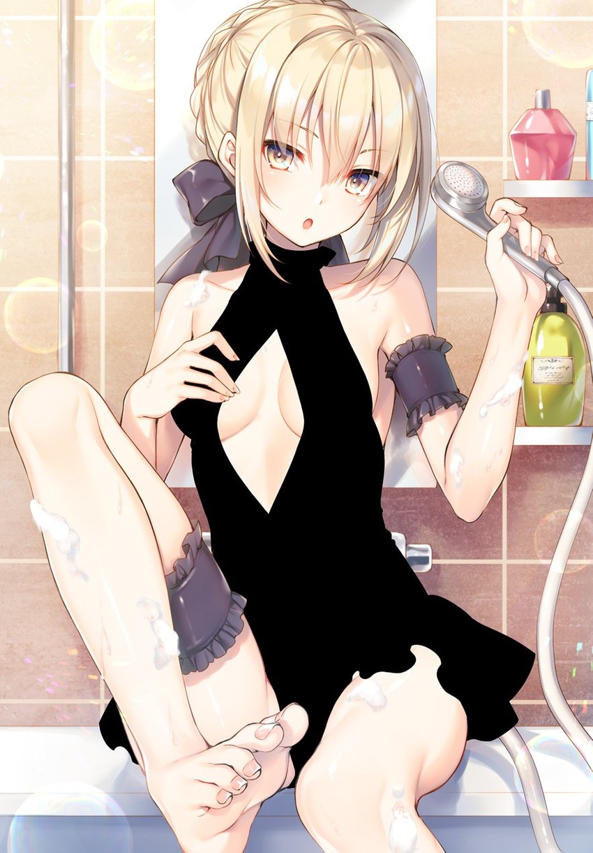 artoria pendragon and saber alter (fate and 1 more) drawn by toosaka_asagi