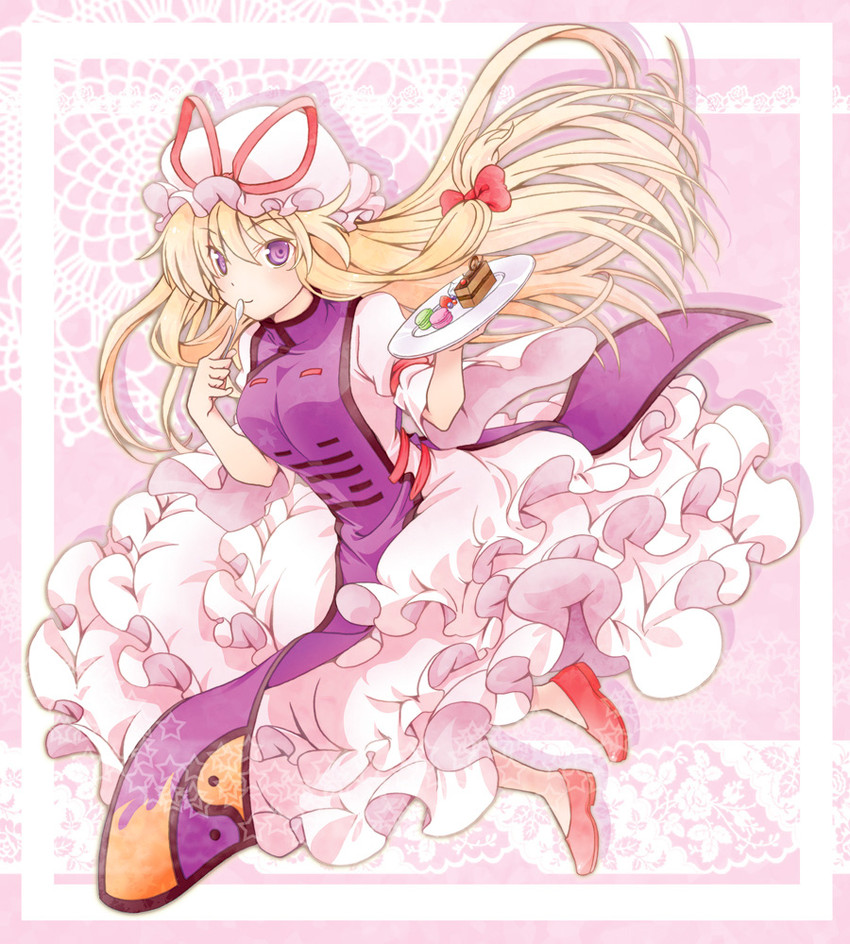 yakumo yukari (touhou) drawn by shige_(st-k)